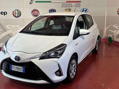 Begagnad Toyota Yaris Hybrid Business Edition 73 HK (53 kW) 2019 Vit Sedan