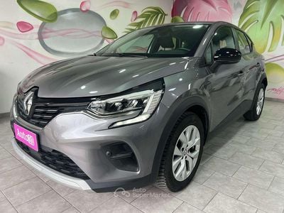 Usata Renault Captur Intens 101 CV (74 kW) 2021 Grigio SUV