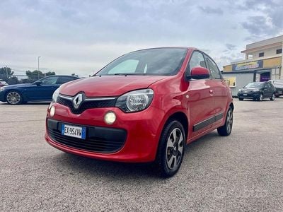 Usata Renault Twingo SE 71 CV (52 kW) 2014 Rosso Utilitaria