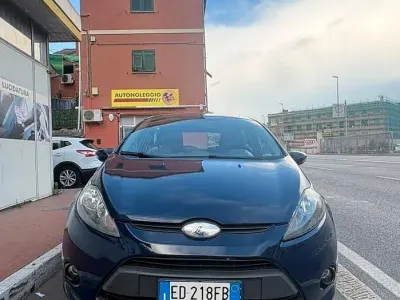 Usata Ford Fiesta 95 CV (69 kW) 2010 Bluazzurro Berlina