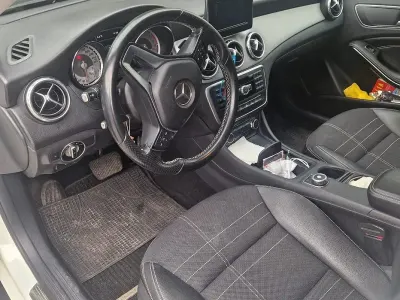 Usata Mercedes GLA220 170 CV (125 kW) 2014 Bianco SUV