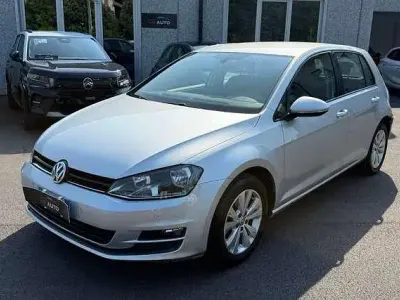 Usata VW Golf VII Comfortline 110 CV (80 kW) 2016 Argento Berlina