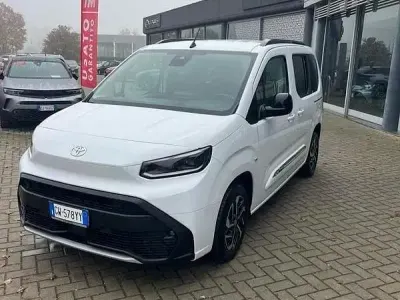 Gebraucht Toyota Proace Verso City 131 PS (96 kW) 2024 Weiß Kombi