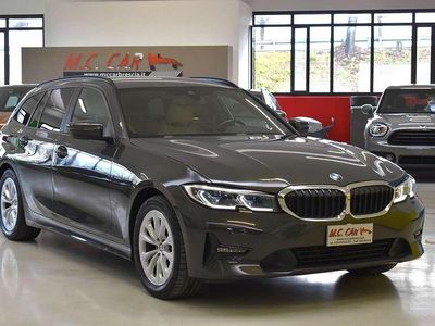 Grigio dravite individual Usata 2022 BMW 318 Sport Line Station wagon | 27.000 € (Buon prezzo)