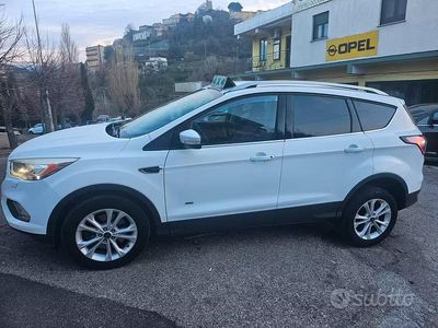 Usado Ford Kuga Titanium 150 CV (110 kW) 2016 Blanco SUV