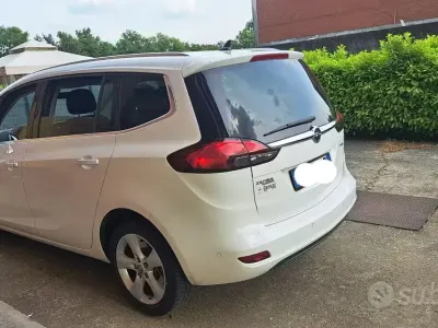 Usata Opel Zafira 140 CV (102 kW) 2015 Bianco Monovolume