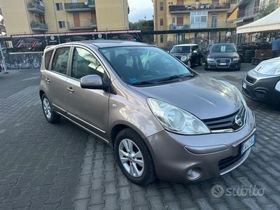 Usata Nissan Note Tekna 90 CV (66 kW) 2010 Marrone Utilitaria