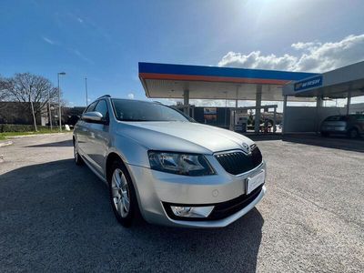 usata Skoda Octavia Octavia 1.6 TDI CR 90 CV Wagon Executive