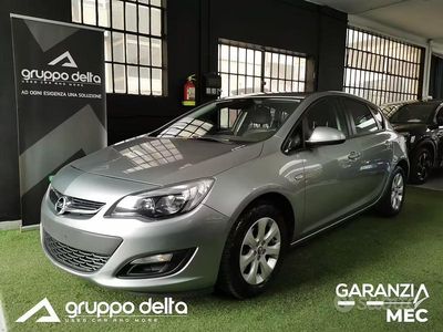 Usata Opel Astra Cosmo 100 CV (73 kW) 2014 Grigio Berlina