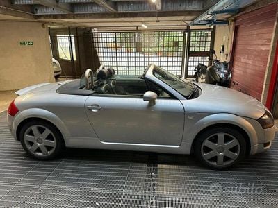 Usata Audi TT Roadster 149 CV (109 kW) 2001 Grigio Cabrio