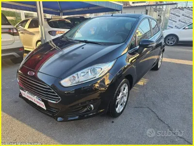 Usata Ford Fiesta Titanium 75 CV (55 kW) 2016 Nero Utilitaria