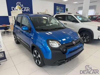 Nuova Fiat Panda Cross Cross 65 CV (47 kW) 2026 Blu/azzurro Utilitaria