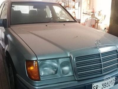 Usata Mercedes E200 136 CV (100 kW) 1993 Berlina