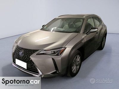 Usata Lexus UX Business Edition 183 CV (134 kW) 2019 Grigio SUV