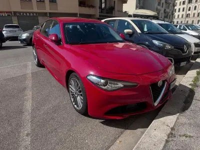 Usado Alfa Romeo Giulia Business 136 HP (100 kW) 2018 Vermelho Sedan