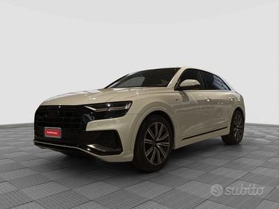 Usata Audi Q8 Sport 286 CV (210 kW) 2023 Bianco carrara SUV