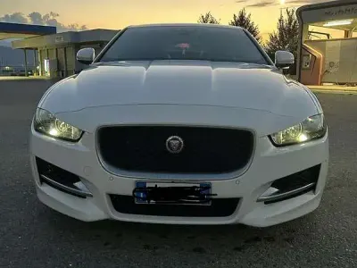 Usata Jaguar XE R-Sport 163 CV (119 kW) 2017 Berlina