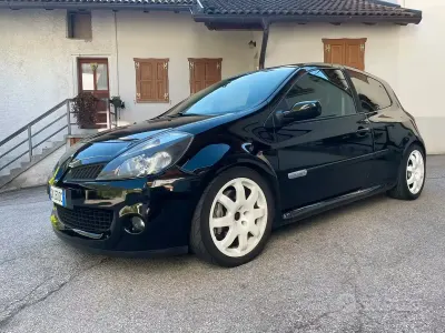Käytetty Renault Clio II R.S. 200 HP (147 kW) 2008 Sedan