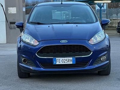 Usata Ford Fiesta 75 CV (55 kW) 2016 Blu Berlina
