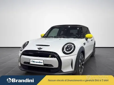 Usata Mini Cooper SE 75 kW (102 CV) 2022 Bianco Utilitaria