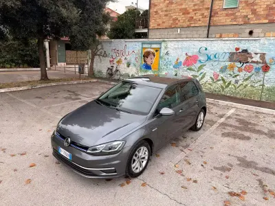 Usata VW Golf VII Highline 110 CV (80 kW) 2018 Grigio Berlina