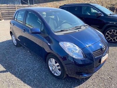 Usata Toyota Yaris Sol 90 CV (66 kW) 2007 Blu Berlina