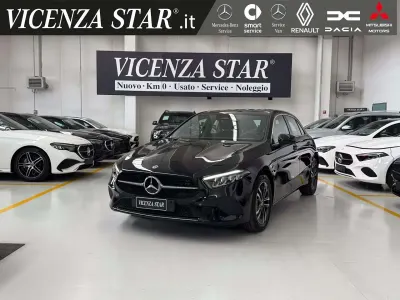 Usata Mercedes A180 116 CV (85 kW) 2025 Nero cosmo Berlina