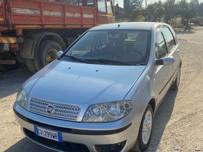 Usata Fiat Punto 69 CV (50 kW) 2005 Grigio Utilitaria