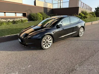 Usata Tesla Model 3 RWD 88 kW (120 CV) 2024 Nero Berlina