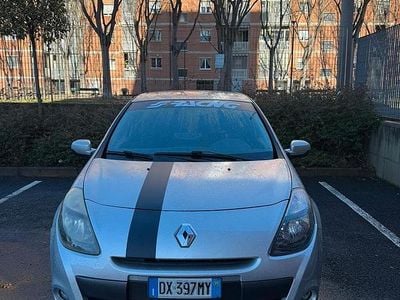Usata Renault Clio II 75 CV (55 kW) 2009 Grigio Berlina