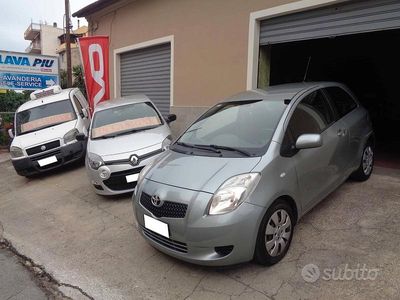 Grigio Usata 2006 Toyota Yaris Berlina | 3990 € (Cara)