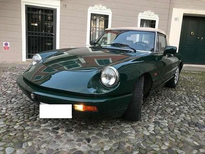 Begagnad Alfa Romeo Spider 122 HK (89 kW) 1992 Grön Cab