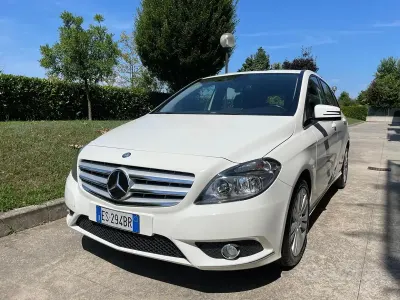 Usata Mercedes 180 Executive 109 CV (80 kW) 2013 Bianco Berlina
