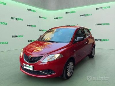 Usata Lancia Ypsilon 69 CV (50 kW) 2017 Rosso Utilitaria