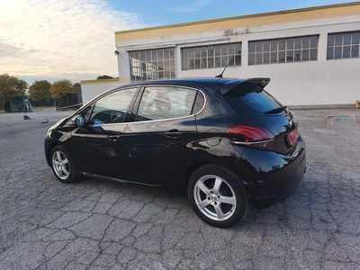 Usata Peugeot 208 Allure 74 CV (54 kW) 2016 Marrone Utilitaria
