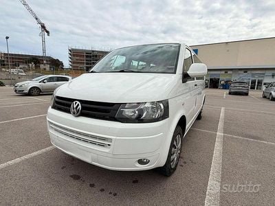 Begagnad VW Caravelle 140 HK (102 kW) 2011 Vit Van