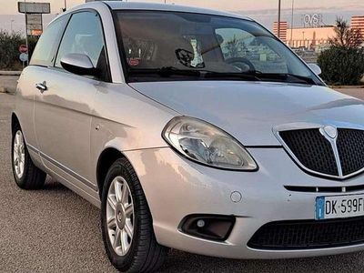Usata Lancia Ypsilon 75 CV (55 kW) 2007 Argento Utilitaria