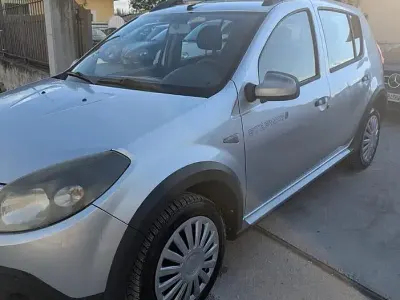 Usata Dacia Sandero 75 CV (55 kW) 2011 Grigio Berlina
