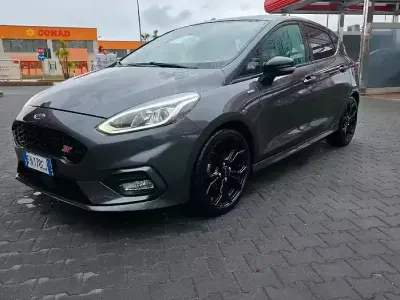 Usata Ford Fiesta ST-Line 120 CV (88 kW) 2018 Grigio Utilitaria
