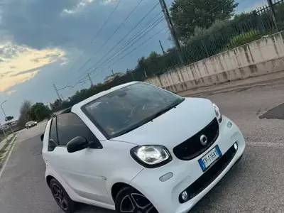 Begagnad Smart ForTwo Cabrio 71 HK (52 kW) 2018 Vit Cab