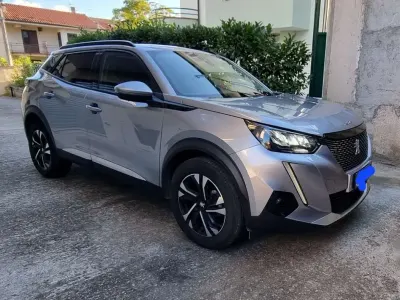 Usata Peugeot 2008 Allure 131 CV (96 kW) 2021 Grigio SUV
