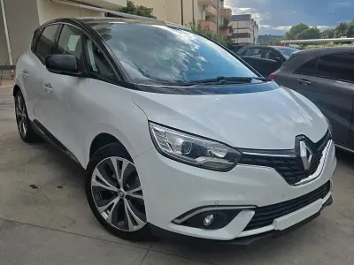 Usata Renault Scénic IV Initiale 163 CV (119 kW) 2018 Bianco Monovolume
