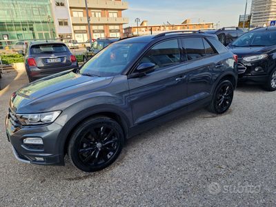Usata VW T-Roc 150 CV (110 kW) 2020 Grigio SUV