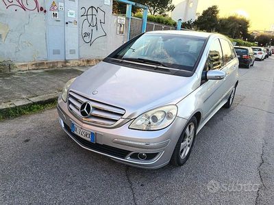 Usata Mercedes B200 140 CV (102 kW) 2008 Monovolume
