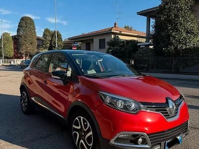 Usata Renault Captur Intens 90 CV (66 kW) 2016 Rosso SUV