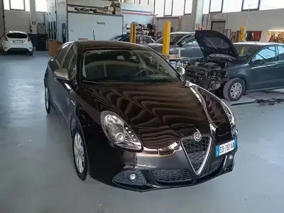 Usata Alfa Romeo Giulietta 170 CV (125 kW) 2010 Nero Utilitaria