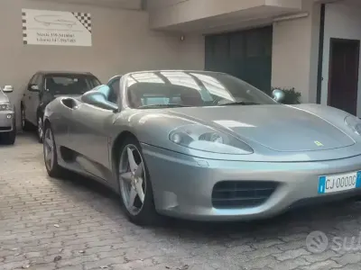 Usata Ferrari 360 400 CV (294 kW) 2003 Grigio Cabrio