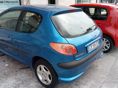 usata Peugeot 206 1.1 3p. Lee