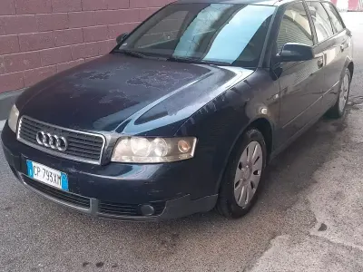 Usata Audi A4 130 CV (95 kW) 2003 Blu Station wagon