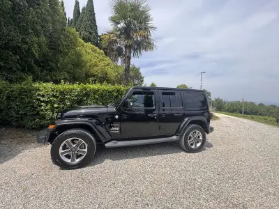 Usata Jeep Wrangler Sahara 200 CV (147 kW) 2019 Nero SUV